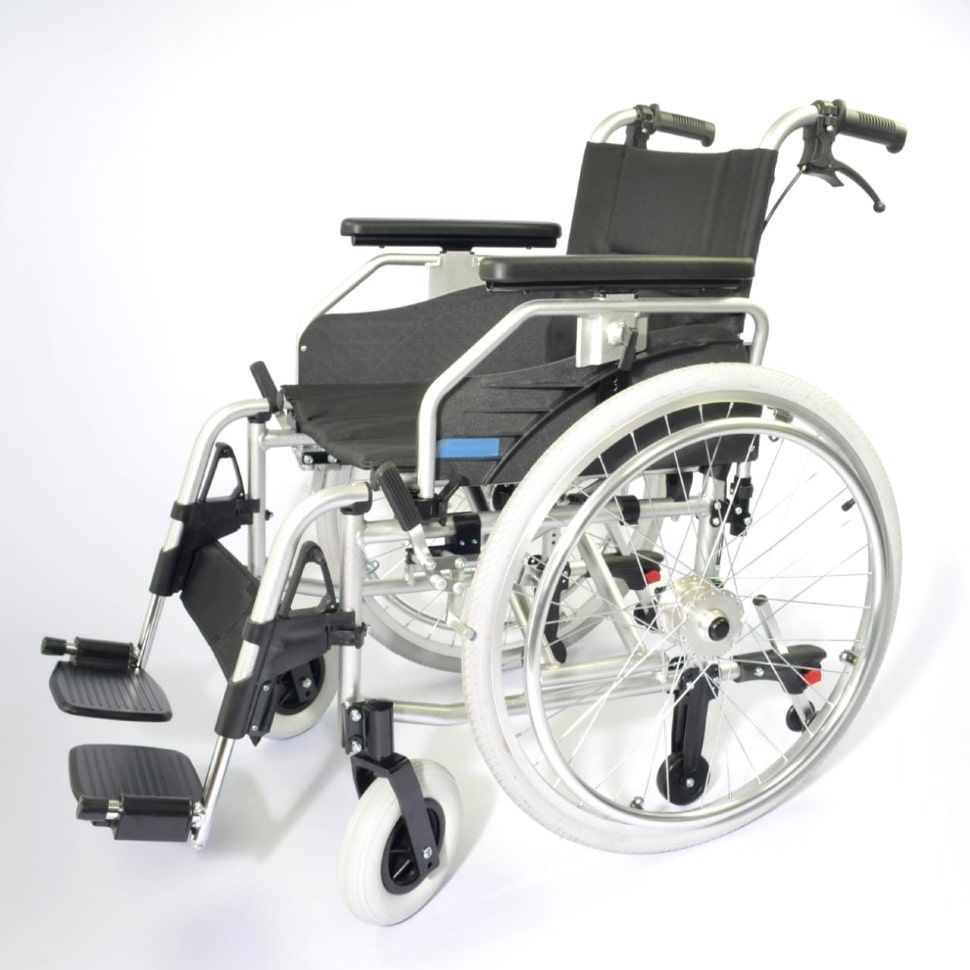 инвалидная коляска со стальной рамой